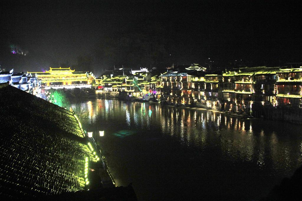 Fenghuang 1St Apartment المظهر الخارجي الصورة