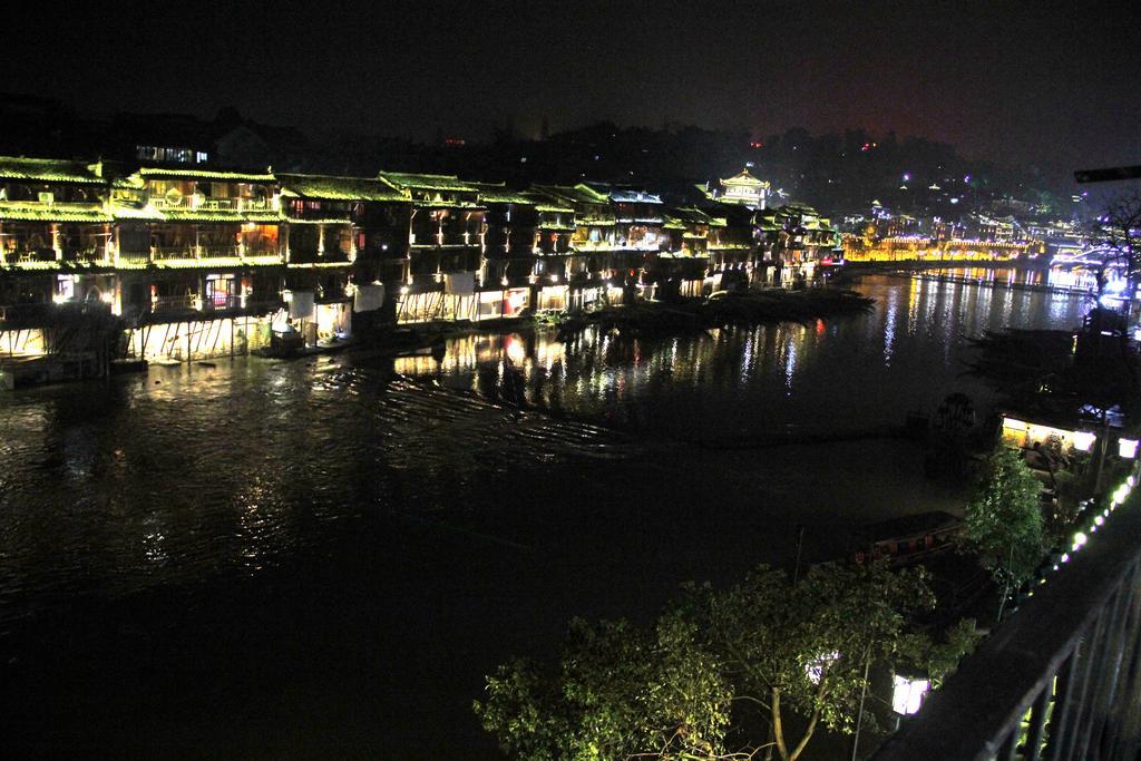 Fenghuang 1St Apartment المظهر الخارجي الصورة